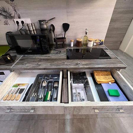 Cool Blue Interior Self Check In Apartamento Erevan Exterior foto