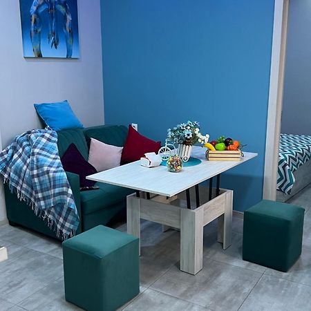 Cool Blue Interior Self Check In Apartamento Erevan Exterior foto
