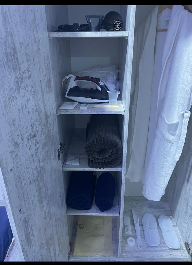 Cool Blue Interior Self Check In Apartamento Erevan Exterior foto