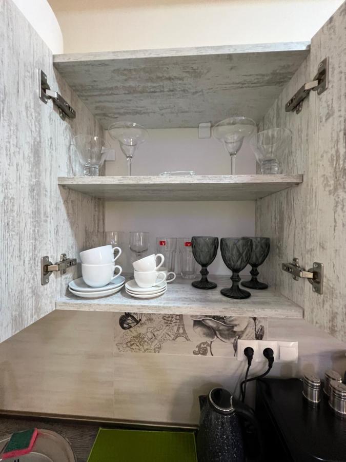 Cool Blue Interior Self Check In Apartamento Erevan Exterior foto