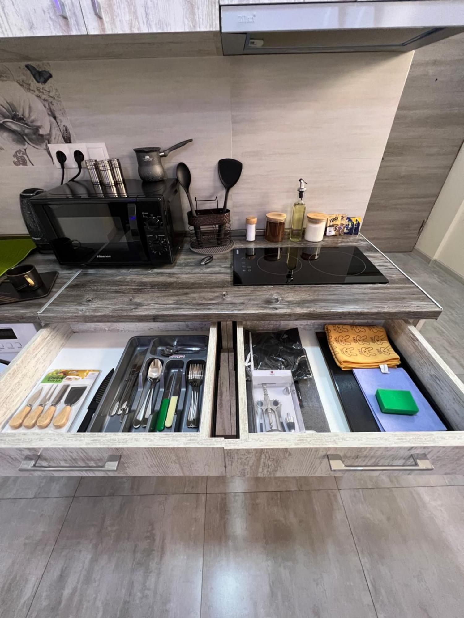 Cool Blue Interior Self Check In Apartamento Erevan Exterior foto