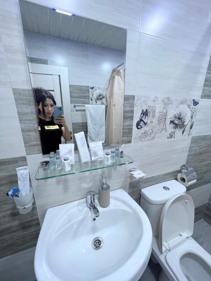Cool Blue Interior Self Check In Apartamento Erevan Exterior foto