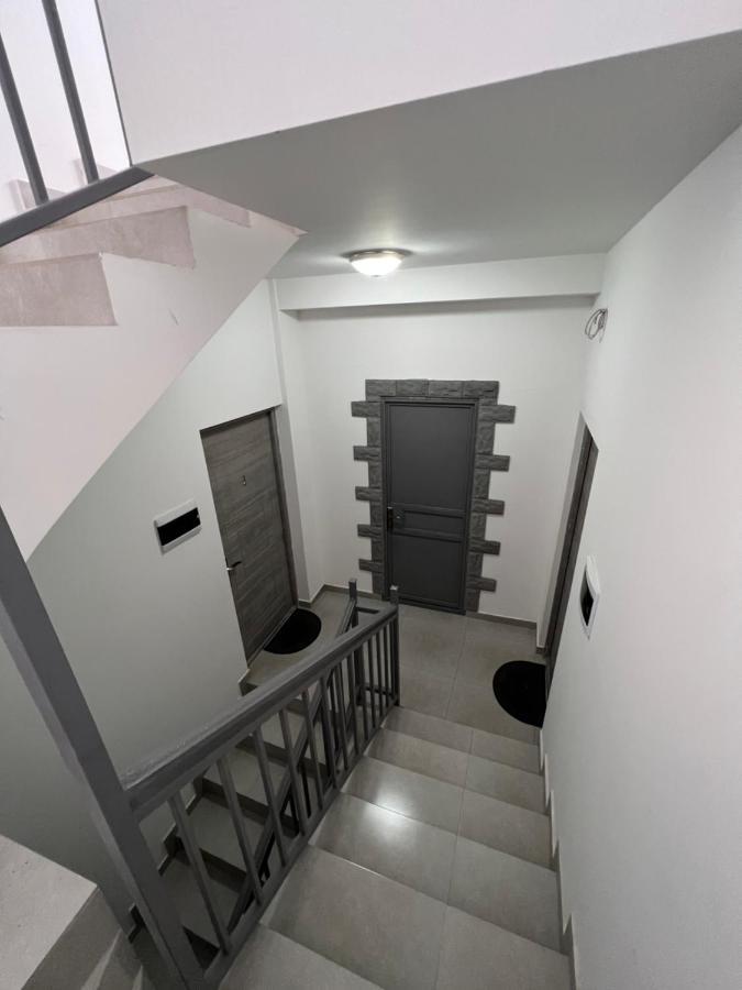 Cool Blue Interior Self Check In Apartamento Erevan Exterior foto