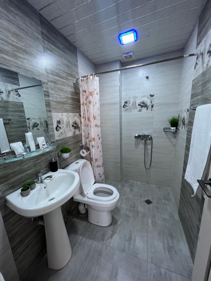 Cool Blue Interior Self Check In Apartamento Erevan Exterior foto