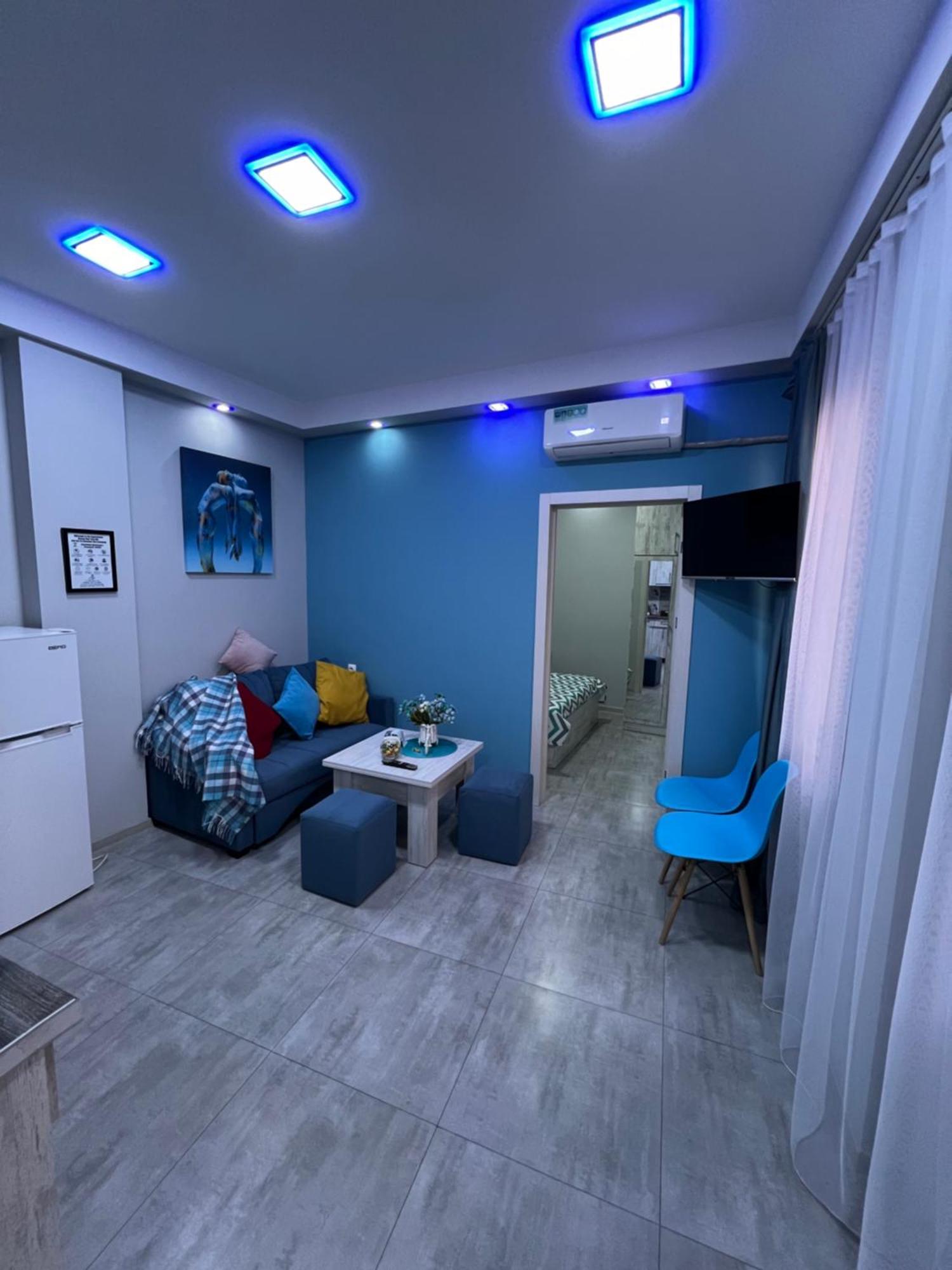 Cool Blue Interior Self Check In Apartamento Erevan Exterior foto