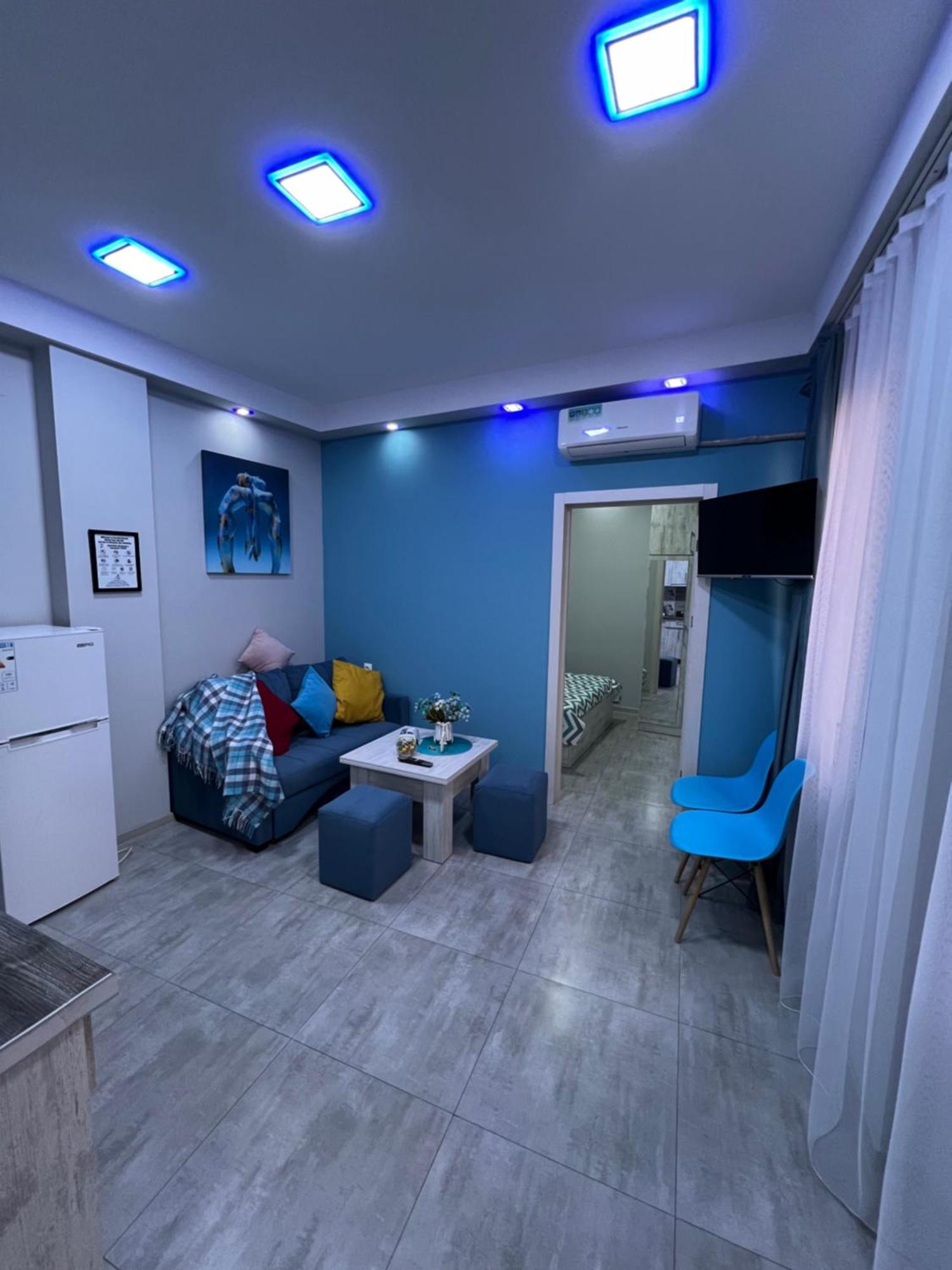 Cool Blue Interior Self Check In Apartamento Erevan Exterior foto