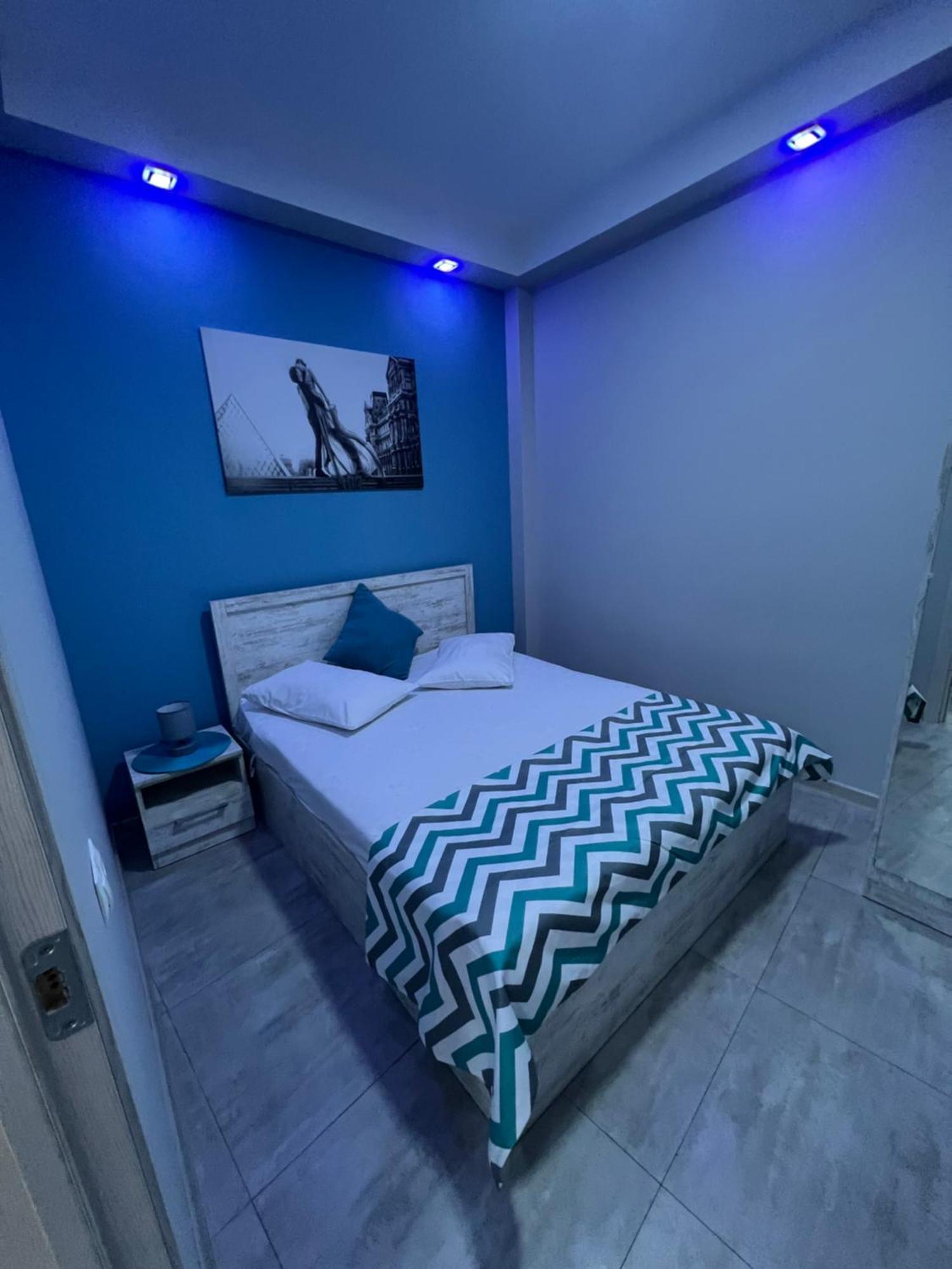 Cool Blue Interior Self Check In Apartamento Erevan Exterior foto