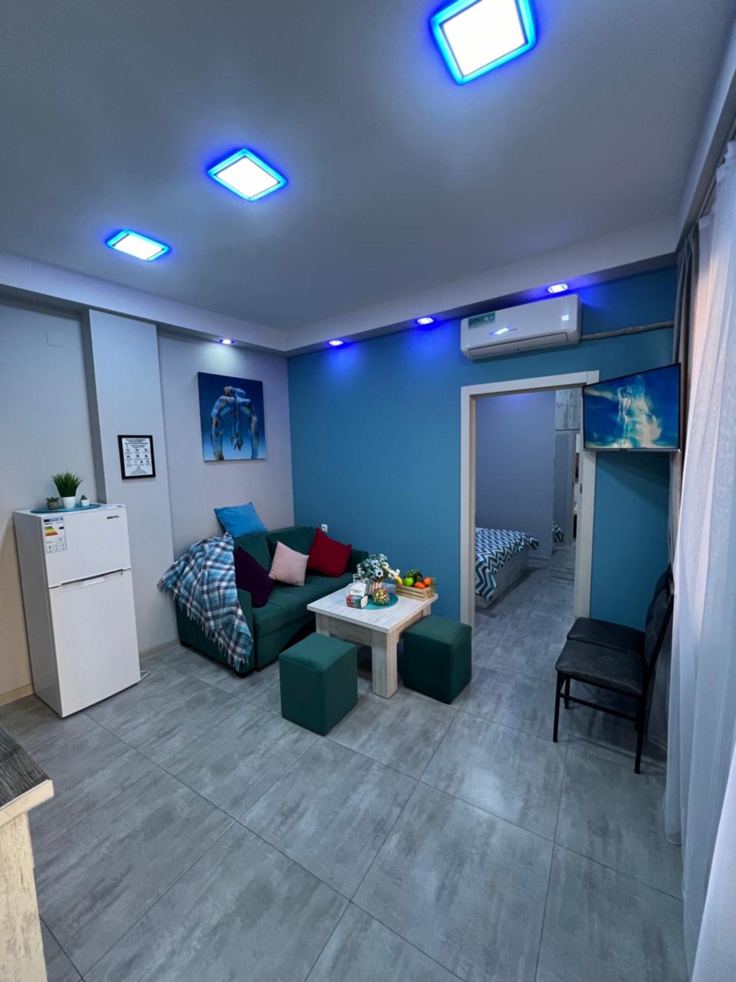 Cool Blue Interior Self Check In Apartamento Erevan Exterior foto