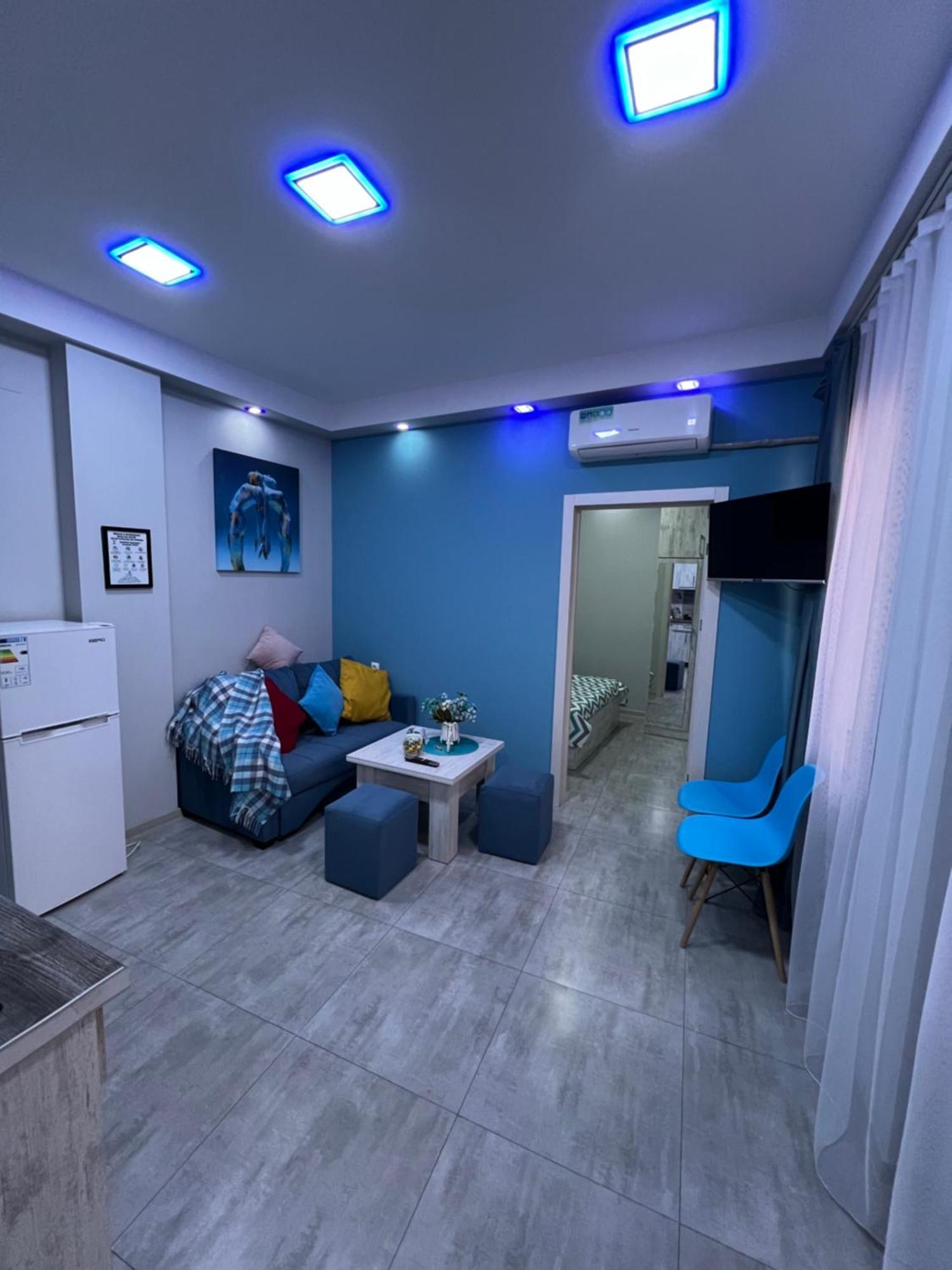 Cool Blue Interior Self Check In Apartamento Erevan Exterior foto
