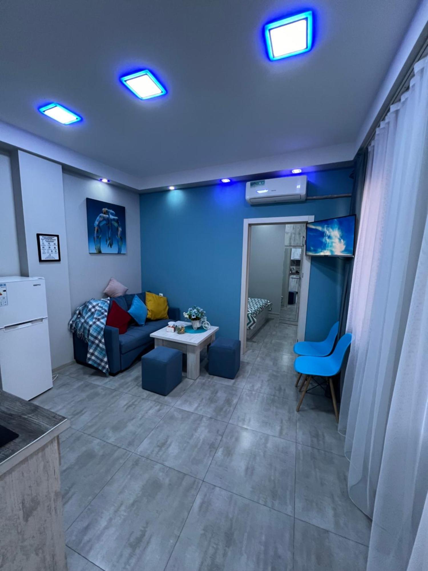 Cool Blue Interior Self Check In Apartamento Erevan Exterior foto