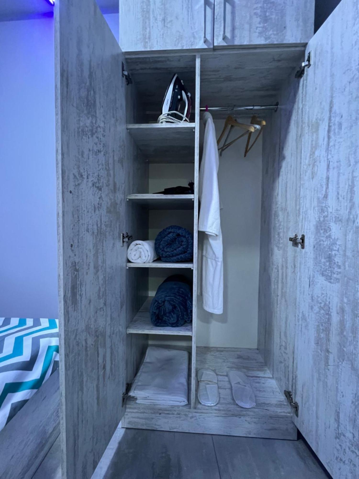 Cool Blue Interior Self Check In Apartamento Erevan Exterior foto
